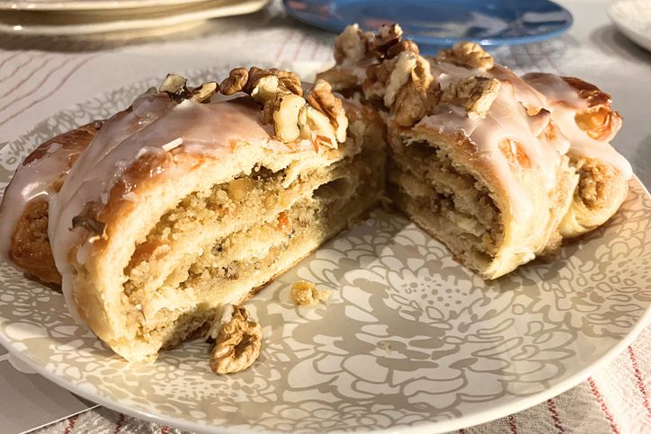 Rogal z Karpicka po przekrojeniu