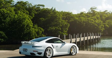 Białe na białym - Porsche 911 Turbo S na felgach ADV.1 [galeria zdjęć]