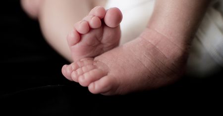 Znęcała się nad 22-dniowym synkiem. Matce grozi dożywocie