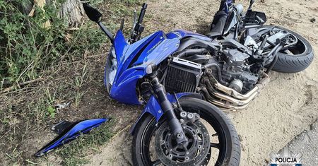 Motocyklista uderzył w drzewo. Groźny wypadek w powiecie płockim!