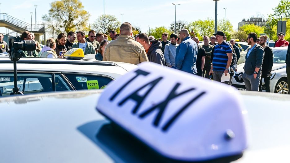 Projekt nowelizacji ustawy o transporcie drogowym przygotowany przez polityków PiS we współpracy ze NSZZ Solidarność Taksówkarzy Zawodowych, trafił do Sejmu na początku grudnia ub. roku.