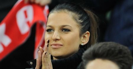 Najwierniejsza kibicka Anna Lewandowska z Klarą na biodrze dopinguje rodaków na Stadionie Narodowym (FOTO)