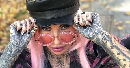 Adrianna z "Królowych życia" pozuje z ukochanym. Miłość kwitnie