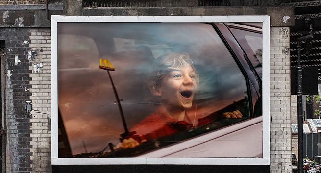 McDonald's oddaje hołd dzieciom zamkniętym w domach