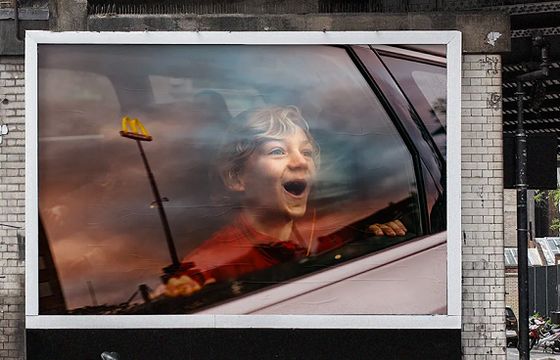 McDonald's oddaje hołd dzieciom zamkniętym w domach