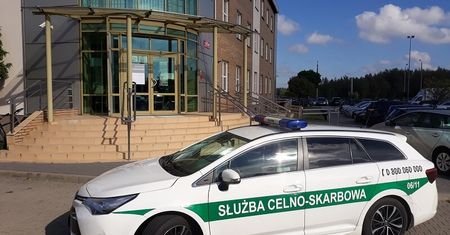 Praca w lubelskiej służbie celno-skarbowej. Kogo szukają? Na chętnych czeka 52 etaty