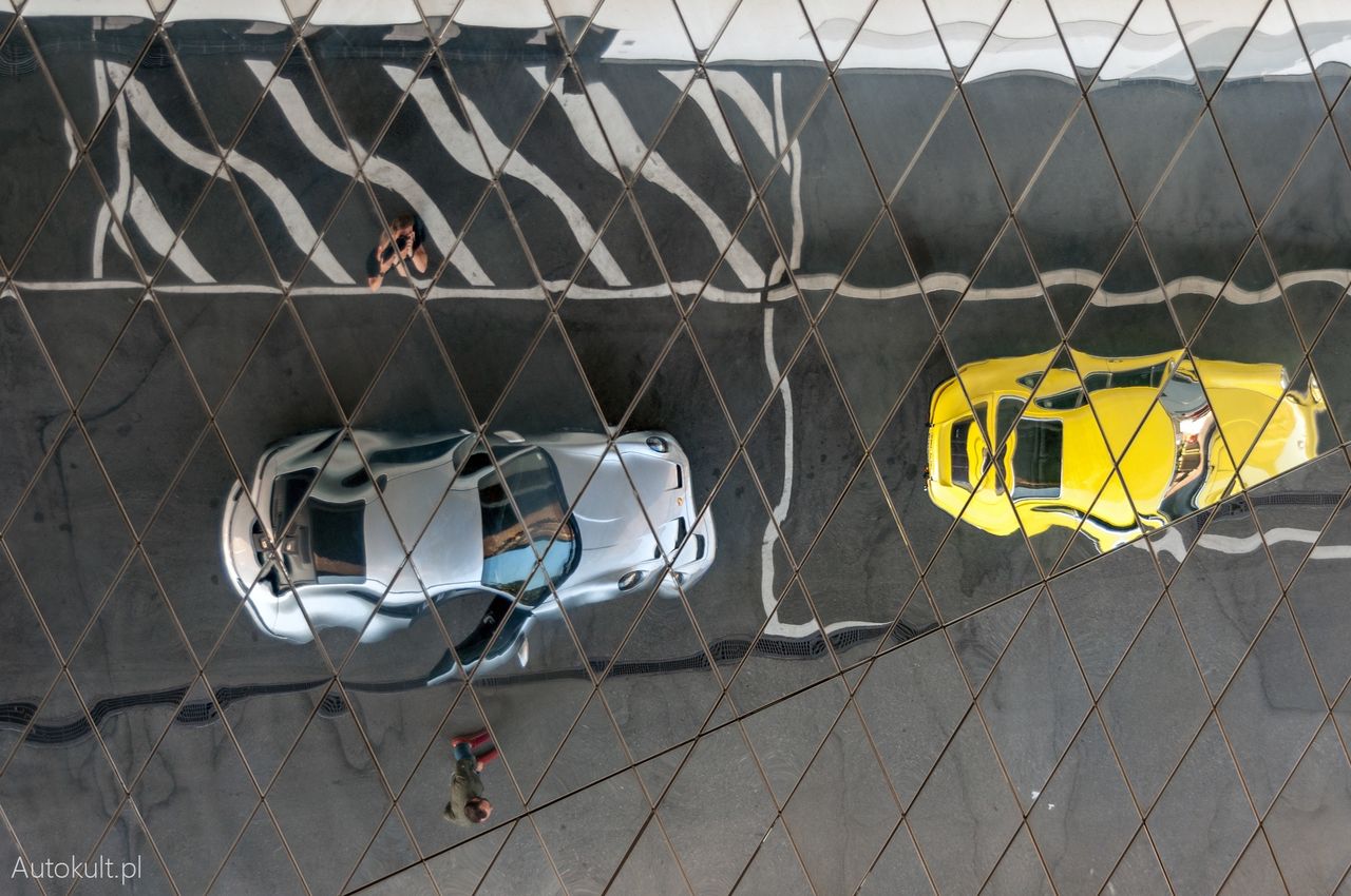 Porsche 911 GT3 Touring vs Porsche 911 Carrera RS 2.7
