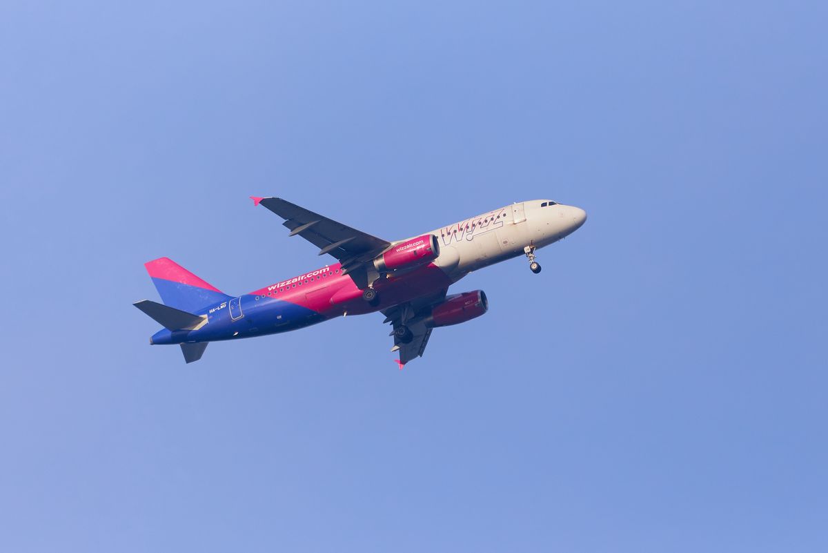 Wizz Air zostawił pasażerów na pastwę losu. Musieli radzić sobie sami 