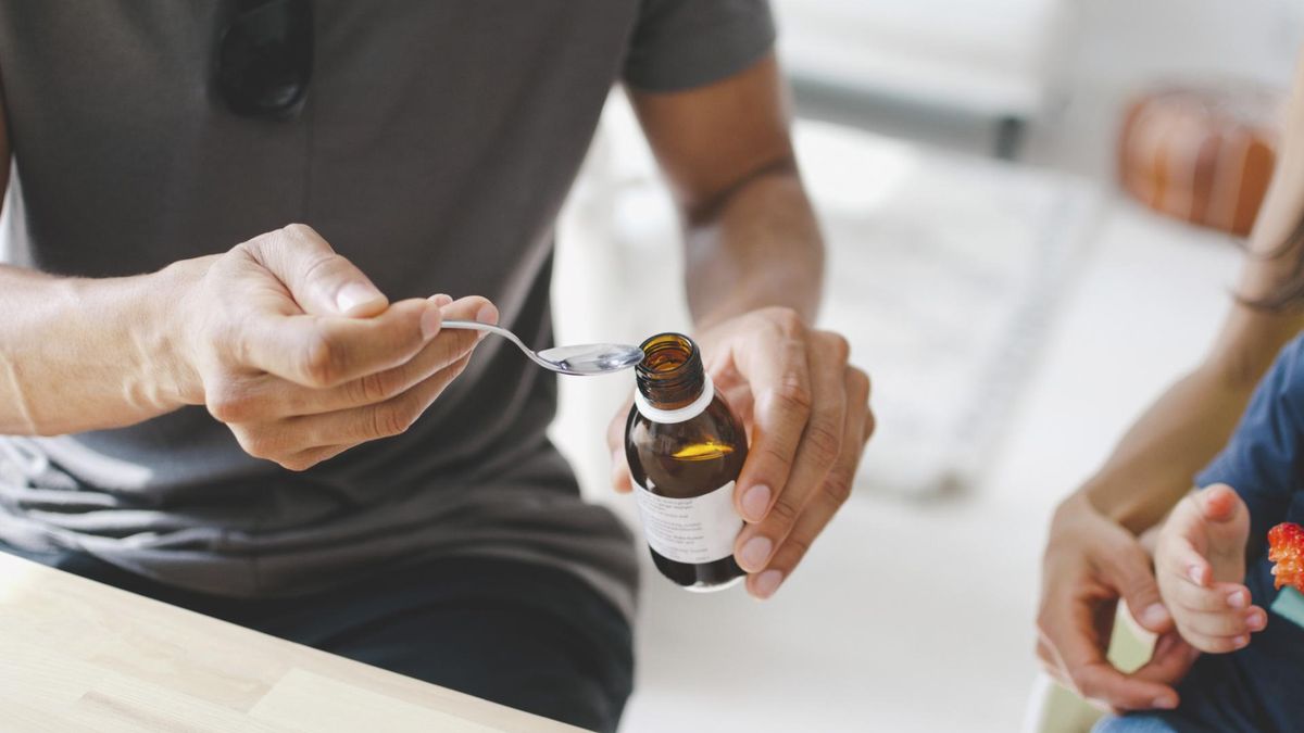 Pyrosal to ziołowy suplement diety, pomocny w leczeniu przeziębienia