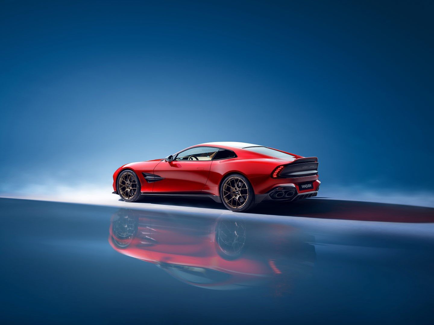 Nowy Aston Martin Vanquish