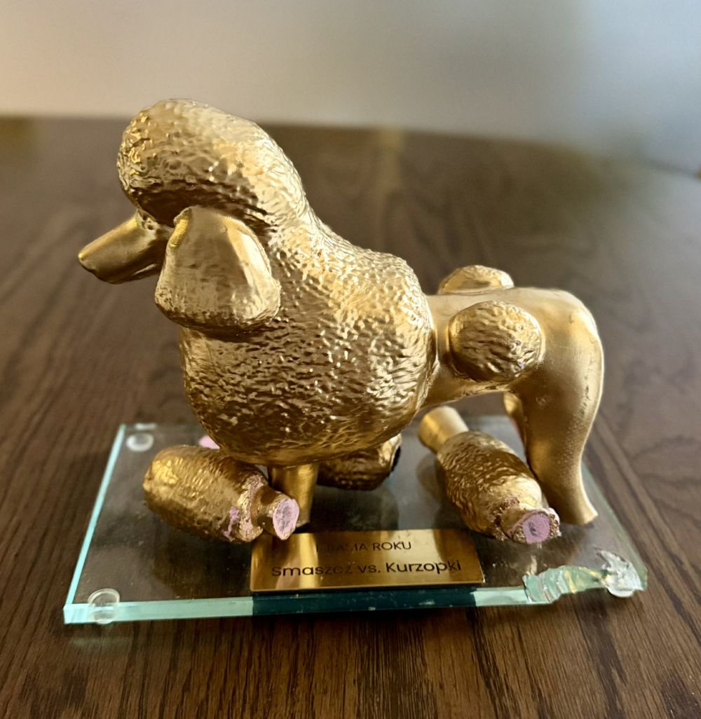 Statuetka, którą rzuciła Paulina Smaszcz