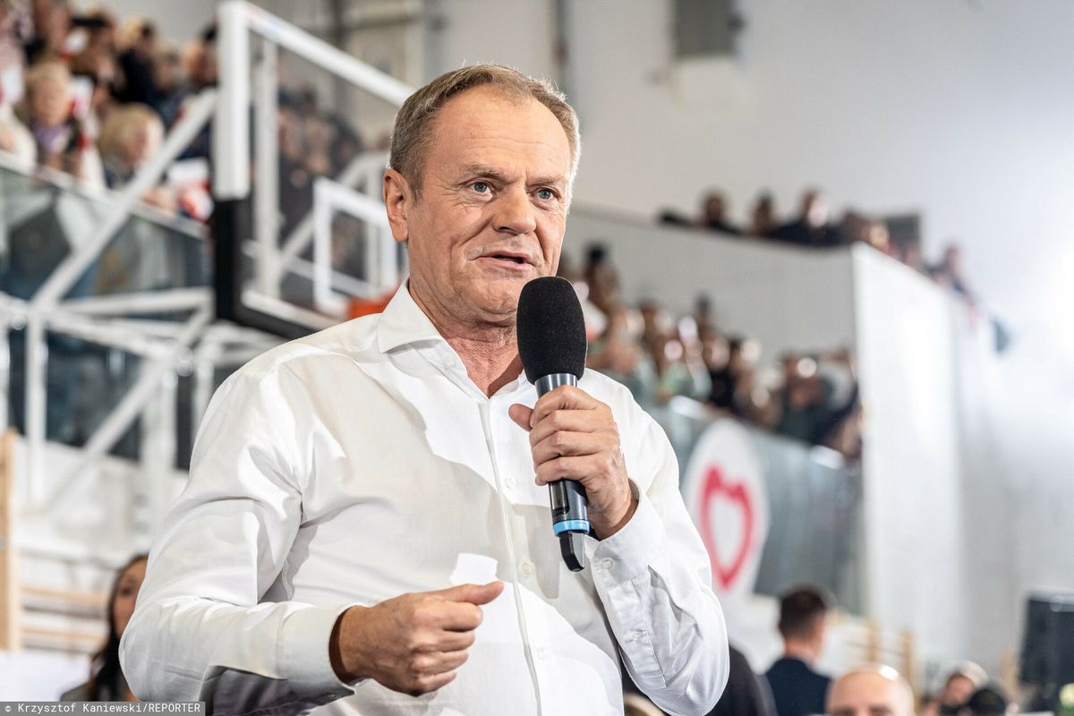 Donald Tusk w trakcie spotkania we Wrocławiu
