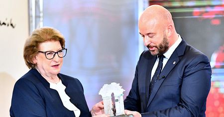 Wrocław. Hanna Suchocka laureatką Nagrody Jana Nowaka-Jeziorańskiego. "Musimy myśleć wspólnotowo"