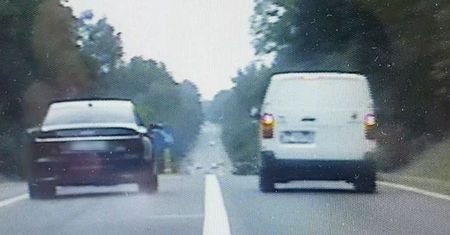 Popełnił 30 wykroczeń i jechał 250 km/h. 20-latek bez prawa jazdy