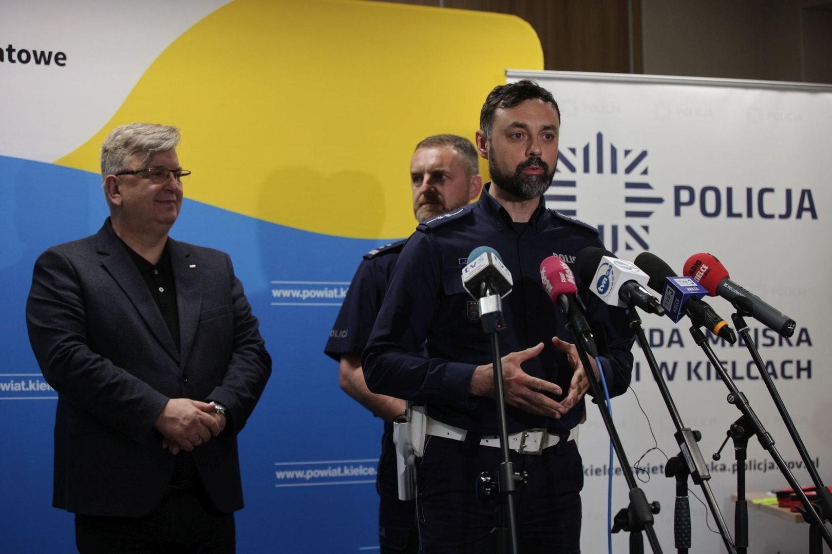Na zdjęciu aspirant Tomasz Klimczewski z Wydziału Ruchu Drogowego Komendy Miejskiej Policji.
