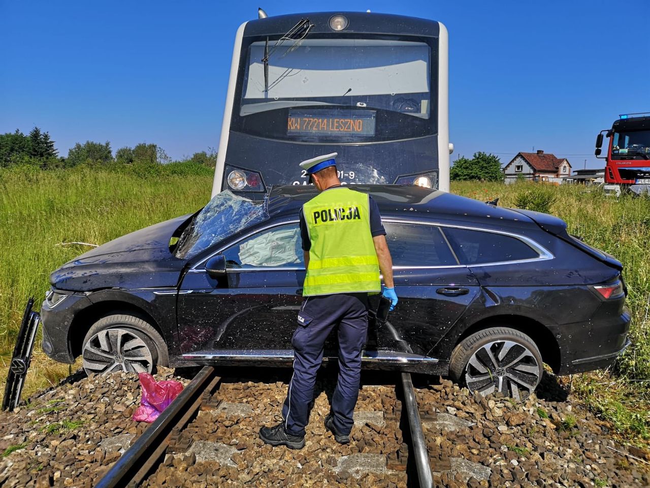 Pociągiem podróżowało około 60 osób. 