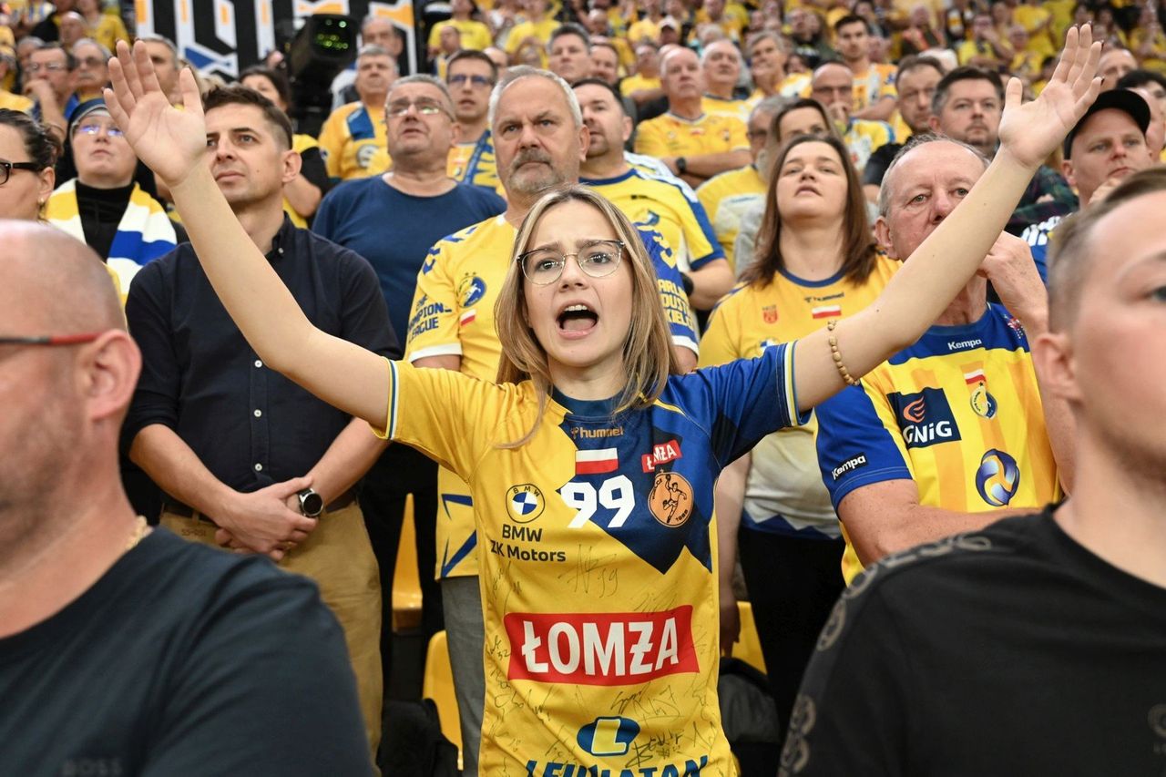 Na trybunach. Doping na Świętej Wojnie. Tak kibice Industrii Kielce wspierali swój zespół w meczu z Orlen Wisłą Płock. Zobacz zdjęcia