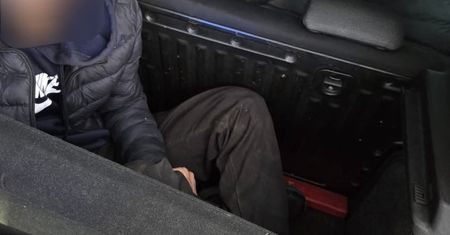 Migranci ukryci w aucie na S61. Jeden z pasażerów jechał w bagażniku