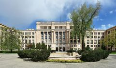 Ministerstwo Finansów daje agencjom więcej czasu. Zmienia też wymóg dotyczący AI