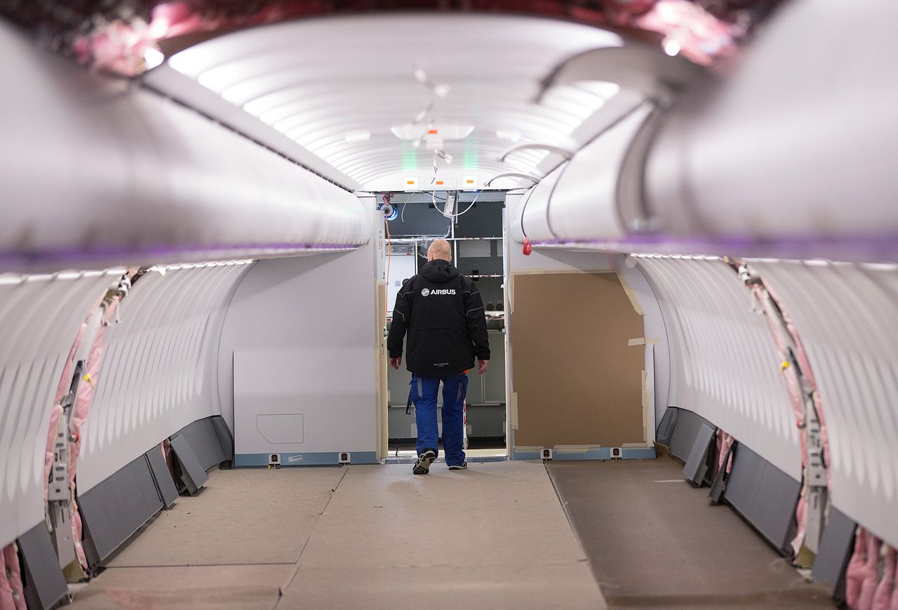 The cabin of the A320 aircraft before the installation of the seats