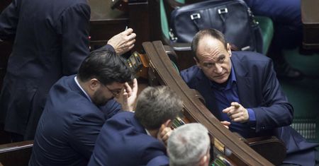 Dwa ważne głosowania. Wiemy, co zrobi Kukiz