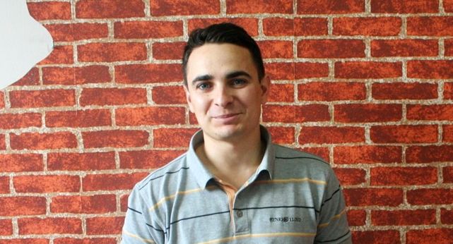 Karol Konieczny media plannerem/buyerem w BE Media