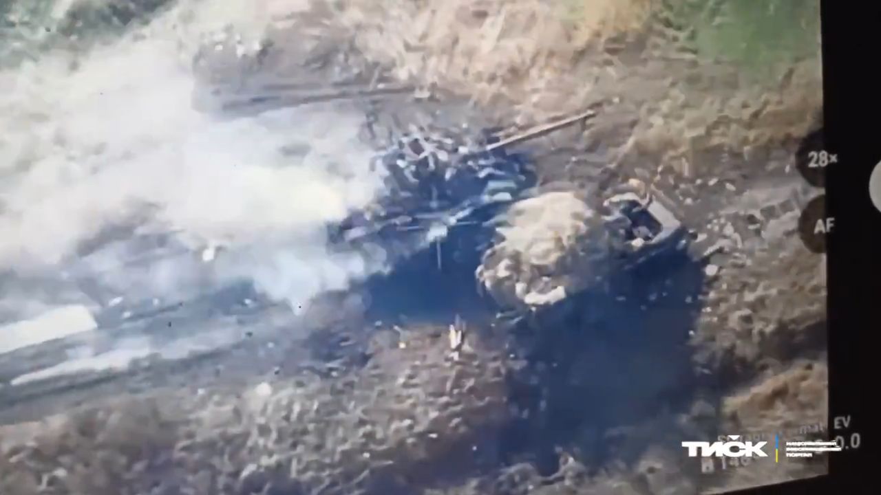 Russian tanks destroyed near Vuhledar.