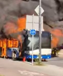 Pali się autobus hybrydowy.  "Gaszenie może potrwać kilka godzin"