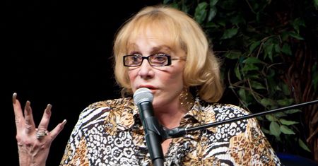 Sylvia Browne - to ona przewidziała koronawirusa. Kim była?