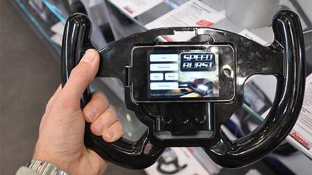 Podepnij kierownicę pod iPhone’a! 1