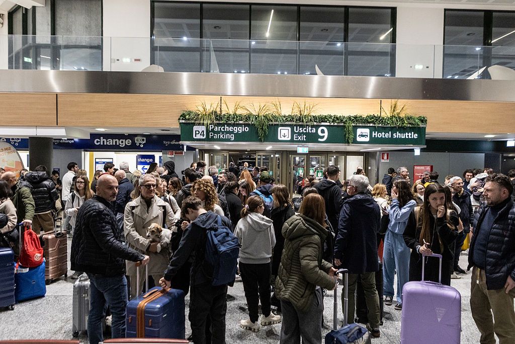 Ambasada ostrzega turystów. "Wysokie ryzyko odwołania lotów"