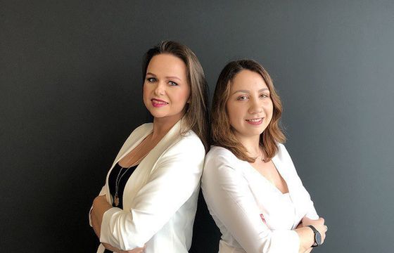 Wioleta Spychalska-Sztanga i Aleksandra Witkowska w agencji Arskom