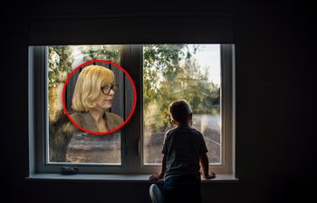 Prof. Demkow o adopcji dziecka. Usłyszała: Tacy jak wy tu nie przychodzą