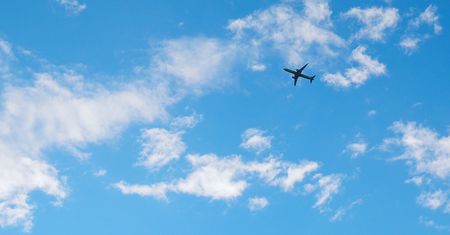 Lot odwołano. Powód? Pasażer połknął baterię do e-papierosa