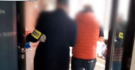 Adwokat oskarżony o oszustwa i korupcję – klientom obiecywał wpływy w prokuraturze