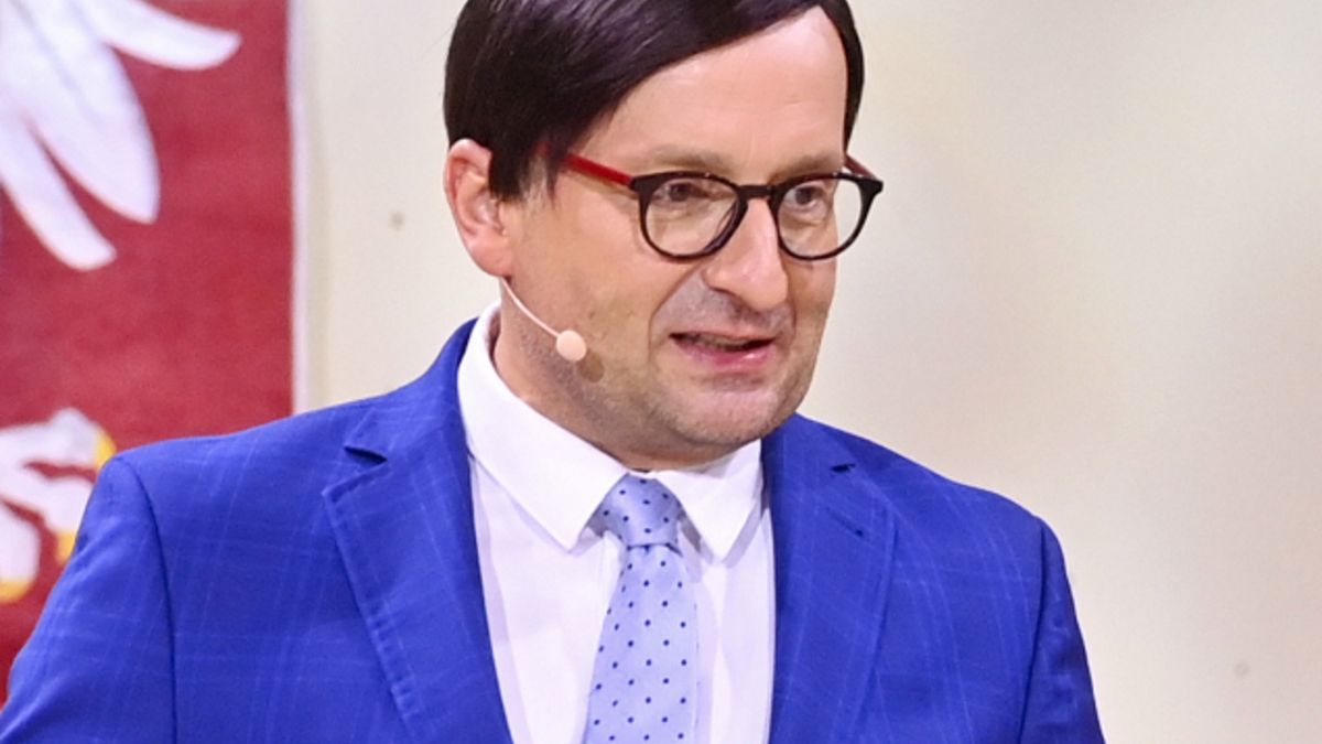 Robert Górski komentuje wydarzenia polityczne na YouTubie