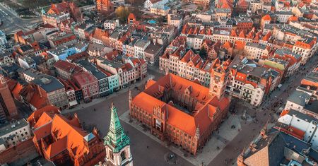 Pogoda w Toruniu. Prognoza na czwartek, 24 kwietnia 2025. Przyjemnie ciepło i umiarkowane zachmurzenie