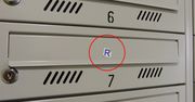 Widzisz literę "R" na skrzynce? Wiadomo, co oznacza