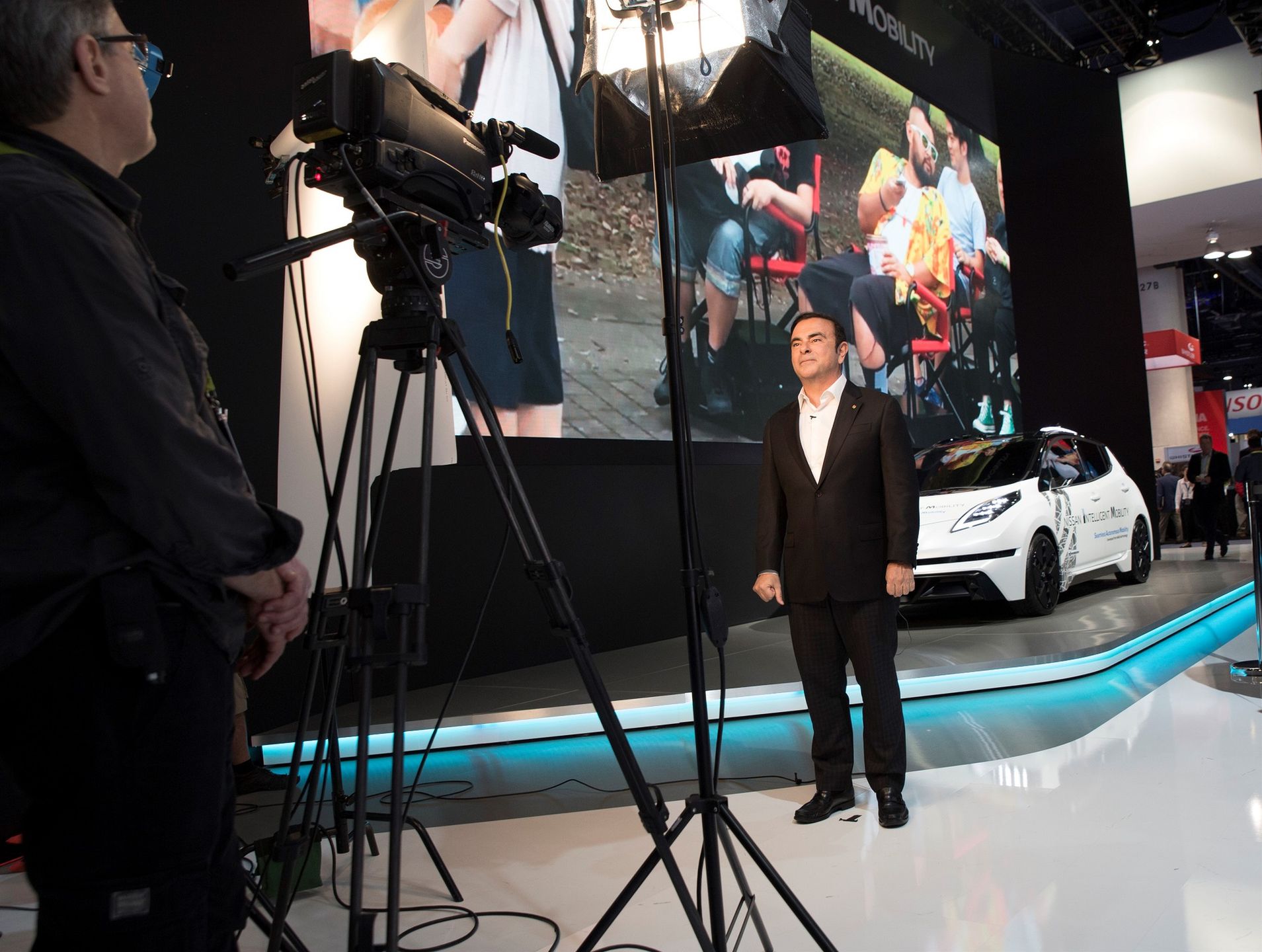 Carlos Ghosn lubił swoją pozycję w blasku fleszy (fot. Nissan)