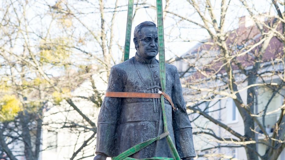 Gdańsk. Ruszył proces ws. uszkodzenia pomnika księdza Jankowskiego 