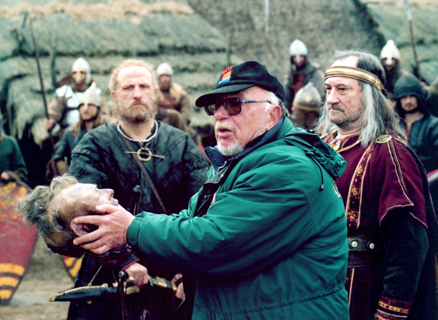 Jerzy Hoffman w Biskupinie - scena ze &#34;Starej Baśni&#34; 2003 rok