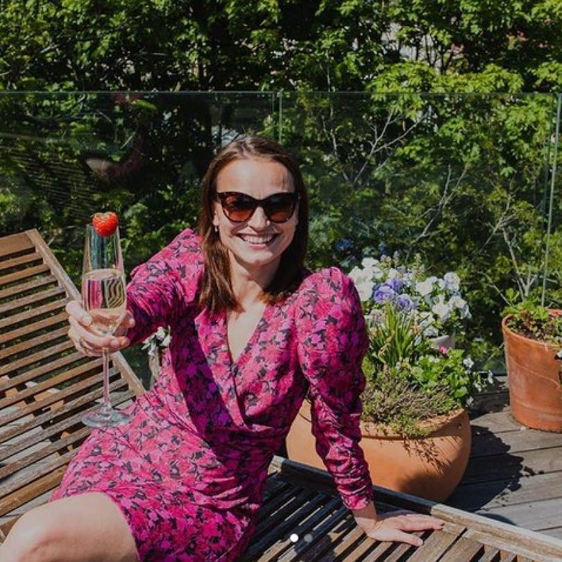 Anna Starmach odpowiada na krytykę za założenie białej sukienki na wesele
