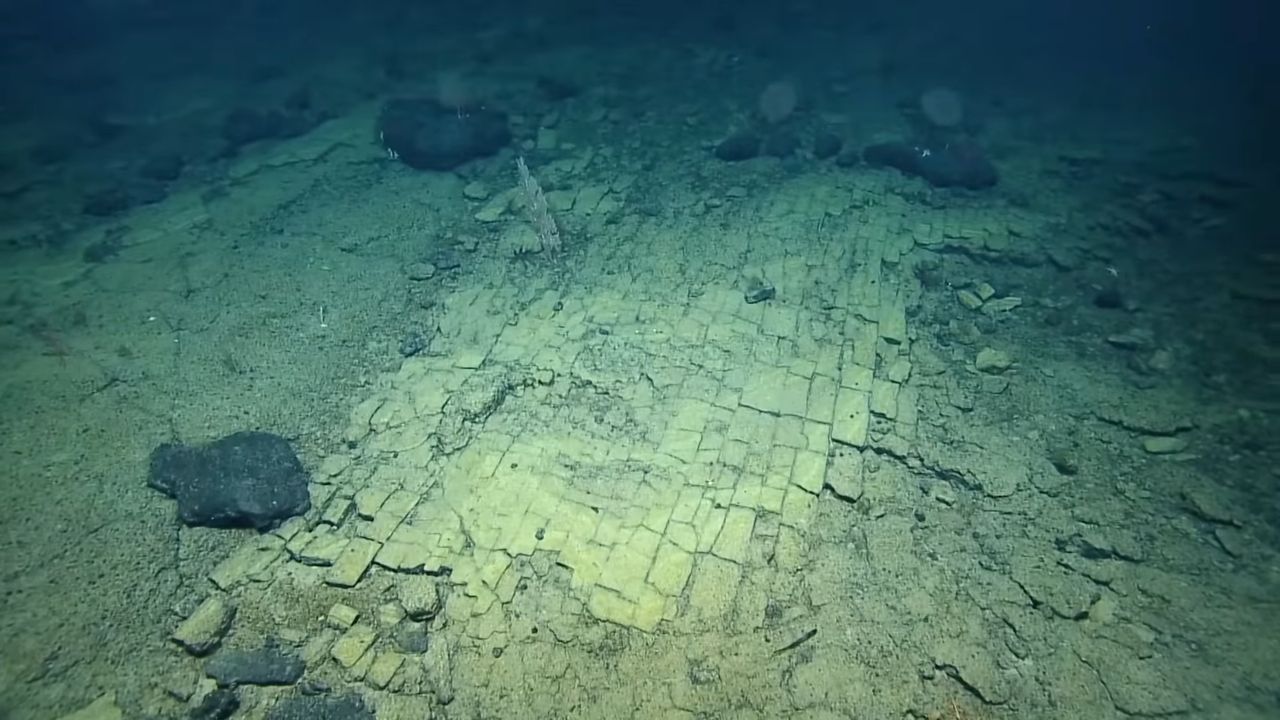 "Droga do Atlantydy" na dnie oceanu. Zaskakujące odkrycie - "Podwodna droga" odkryta przez Exploration Vessel Nautilus 