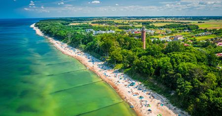 Tłumy w Mielnie. "Relaks wszystkim nam jest potrzebny"