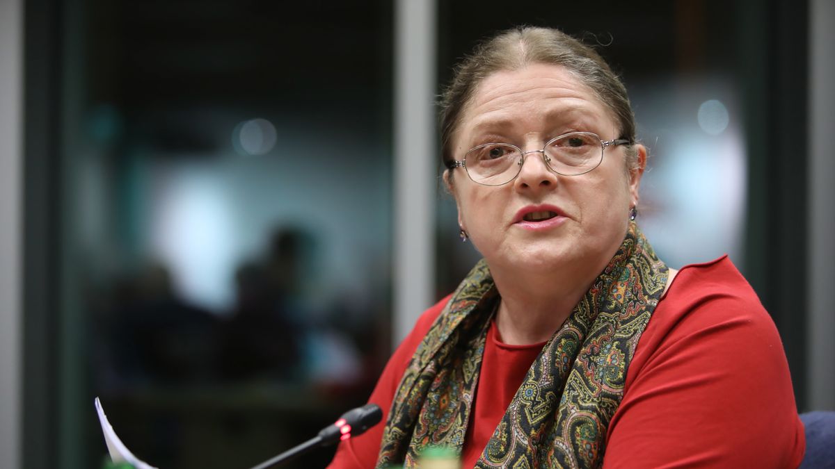 Krystyna Pawłowicz ostrzegła internautów przed oszustami