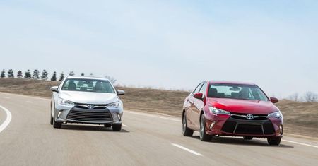 Toyota Camry (2015) – odważniejsza [wideo]