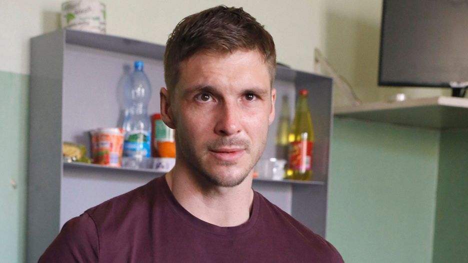 Mikołaj Roznerski na planie filmu "Asymetria"