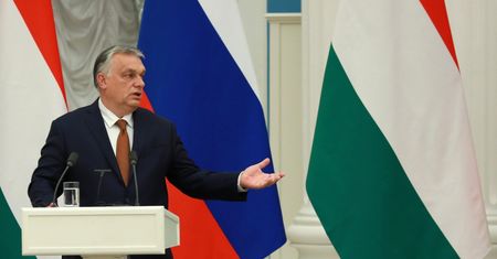 Orban, Putin, dwa bratanki: spółki, gaz, ropa i banki