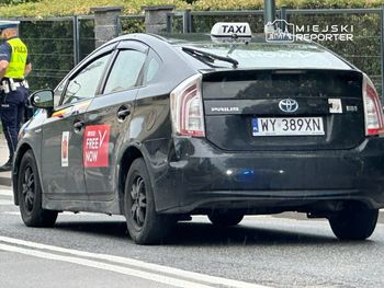 Warszawa: Pościg na Woli za kierującym przewozem osób. Kierowca pijany, wiózł pasażerów