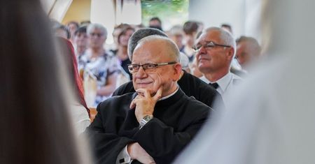Ks. Waldemar Kostrubiec odchodzi na emeryturę po 17 latach w Łukowej